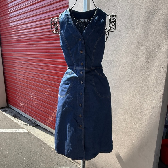 Vintage 70s Levis Denim Sundress Fitted Button Front Dress Brass Buckle In Back - Picture 2 of 11